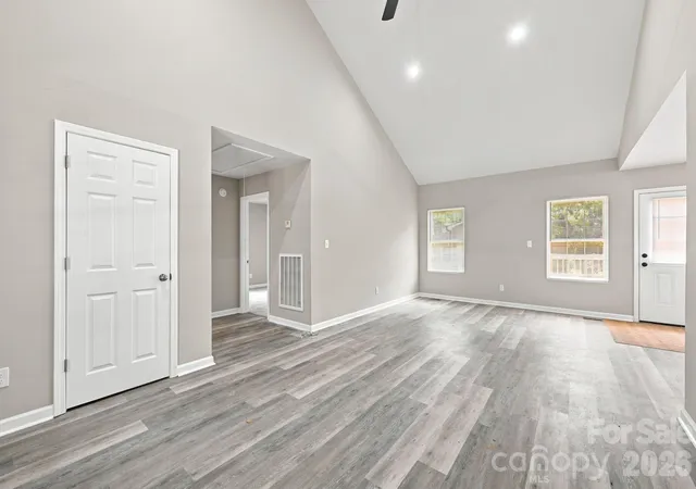 Photo 3 of Single family home for sale at 302 Hunter St, York, SC 29745 | MLS# 4405475 | Listing updated on 2026-09-25