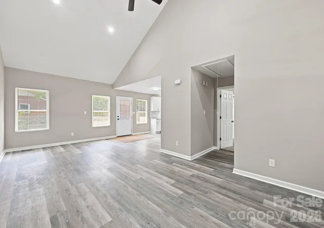 Photo 4 of Single family home for sale at 302 Hunter St, York, SC 29745 | MLS# 4405475 | Listing updated on 2026-09-25