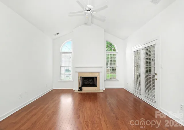 Listing Photo 4 - Condo for sale in building located at 9807 Whispering Willow Ct, Charlotte, NC 28210