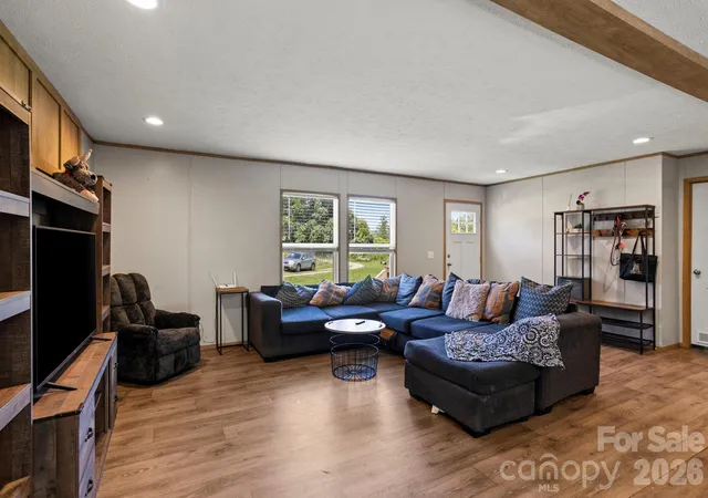 Photo 3 of Single family home for sale at 18 Moss Ln, Hendersonville, NC 28792 | MLS# 4405486 | Listing updated on 2026-07-20