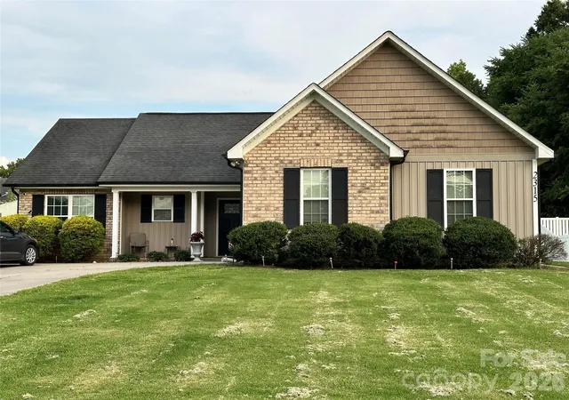 Photo 1 of Single family home for sale at 2315 Montford Ave Nw, Concord, NC 28027 | MLS# 4405489 | Listing updated on 2026-08-03