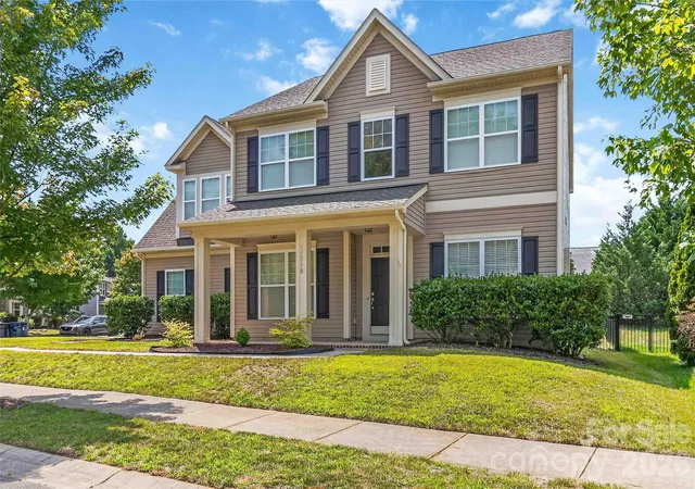 Photo 1 of Single family home for sale at 15718 Gallant Ridge Pl, Huntersville, NC 28078 | MLS# 4405490 | Listing updated on 2026-09-01