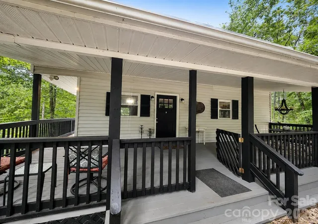 Photo 3 of Single family home for sale at 47 Caribou Ln, Burnsville, NC 28714 | MLS# 4405502 | Listing updated on 2026-09-14