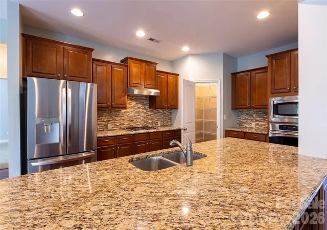 Photo 2 of Single family home for sale at 404 E Waterlynn Rd, Mooresville, NC 28115 | MLS# 4405516 | Listing updated on 2026-10-15