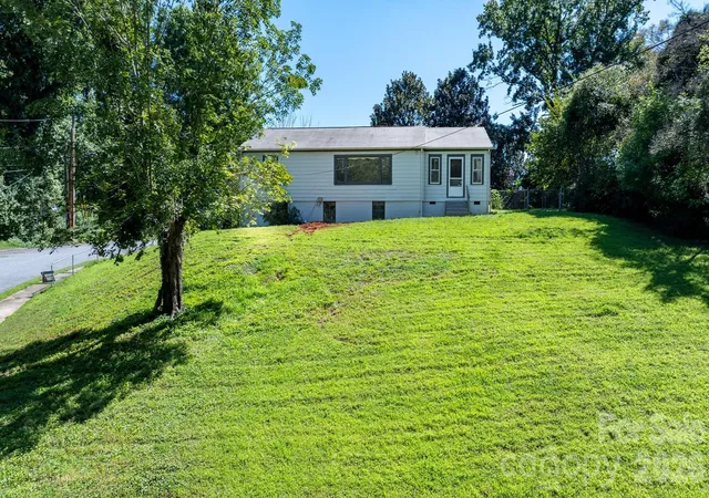 1st image of 101 Harris Dr #8, Morganton, NC 28655 | MLS# 4405527