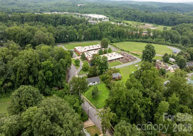 25th image of 101 Harris Dr #8, Morganton, NC 28655 | MLS# 4405527