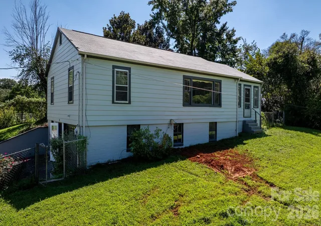 5th image of 101 Harris Dr #8, Morganton, NC 28655 | MLS# 4405527