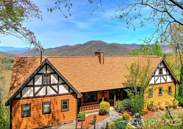 4th image of 508 Over Look Dr, Burnsville, NC 28714