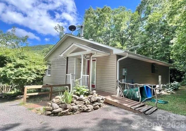 1st image of 105 Chestnut Hill Rd, Black Mountain, NC 28711 | MLS# 4405529