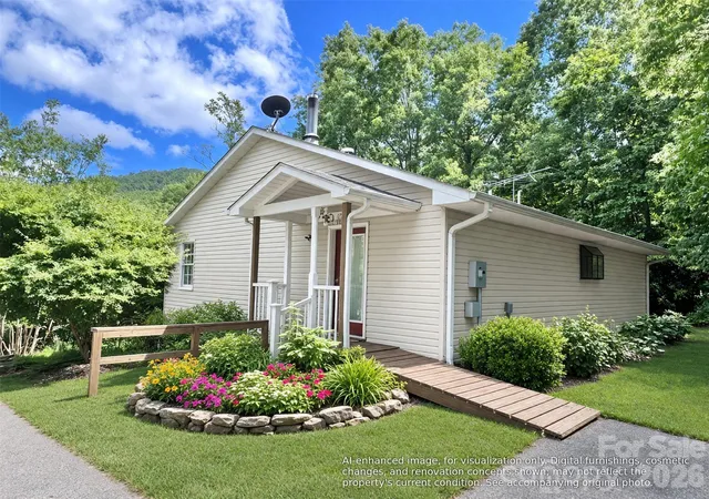 Photo 2 of Single family home for sale at 105 Chestnut Hl Rd, Black Mountain, NC 28711 | MLS# 4405529 | Listing updated on 2026-09-21