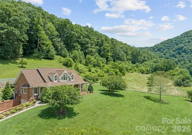 Photo 2 of Single family home for sale at 38 Peterson Ln, Green Mountain, NC 28740 | MLS# 4405533 | Listing updated on 2026-08-07