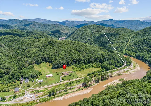 Photo 3 of Single family home for sale at 38 Peterson Ln, Green Mountain, NC 28740 | MLS# 4405533 | Listing updated on 2026-08-07