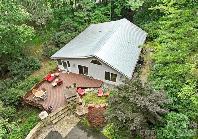 1st image of 30 Kalmia Cvs, Burnsville, NC 28714 | MLS# 4405534