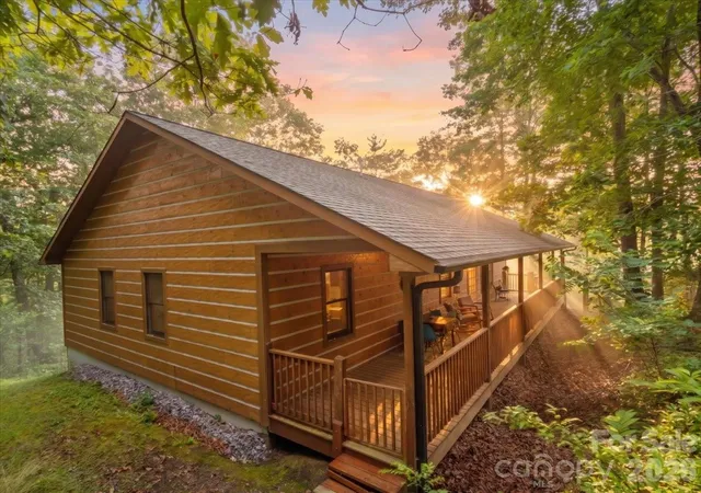 Photo 1 of Single family home for sale at 67 Hawks Landing, Burnsville, NC 28714 | MLS# 4405535 | Listing updated on 2026-10-03