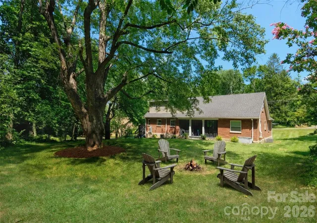 Photo 3 of Single family home for sale at 317 Balsam Dr, Waynesville, NC 28786 | MLS# 4405537 | Listing updated on 2026-09-24