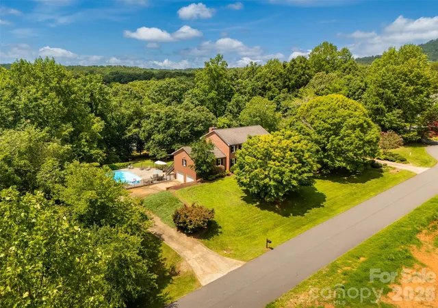 48th image of 1413 Windemere Ln, Hickory, NC 28602 | MLS# 4405540
