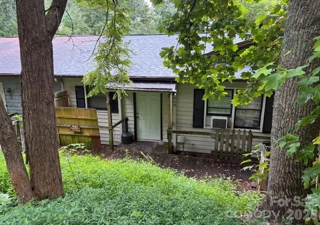 Photo 2 of Townhouse for sale at 7868 Kinglet Rd, Connelly Springs, NC 28612 | MLS# 4405555 | Listing updated on 2026-09-22