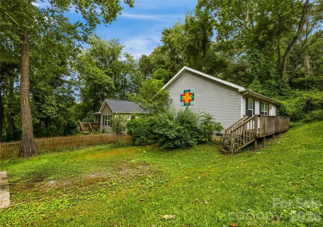 32nd image of 144 Hanover St, Asheville, NC 28806 | MLS# 4405557