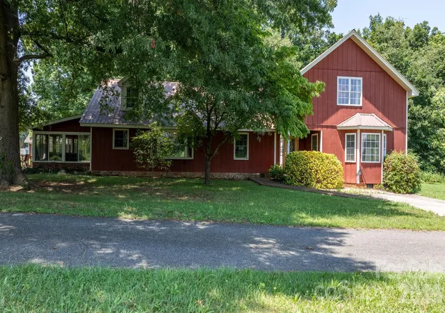 Photo 1 of Single family home for sale at 2097 Hermit Trl, Newton, NC 28658 | MLS# 4405560 | Listing updated on 2026-10-02