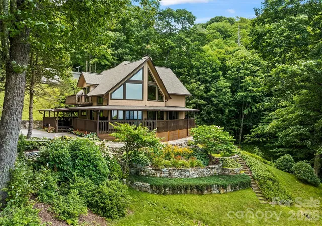 Photo 2 of Single family home for sale at 670 Parkway Dr, Maggie Valley, NC 28751 | MLS# 4405565 | Listing updated on 2026-08-18