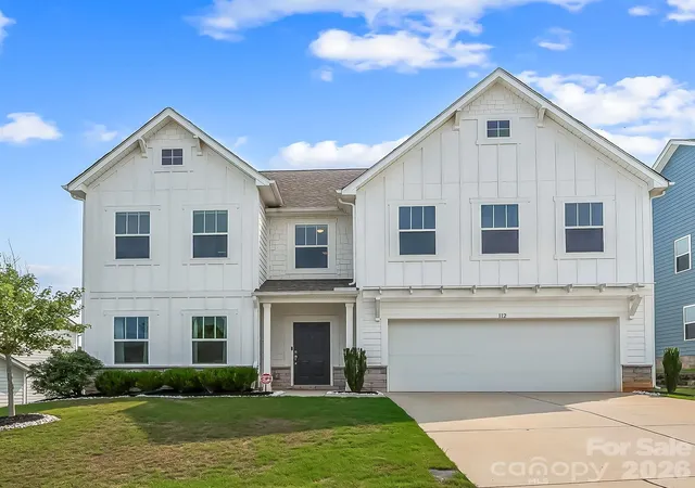 Photo 1 of Single family home for sale at 112 Divot Ln, Statesville, NC 28677 | MLS# 4405568 | Listing updated on 2026-09-02
