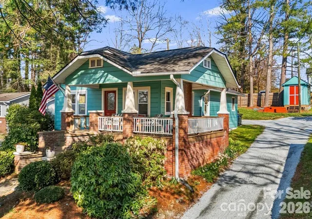 1st image of 1207 Willow Rd, Hendersonville, NC 28739 | MLS# 4405569