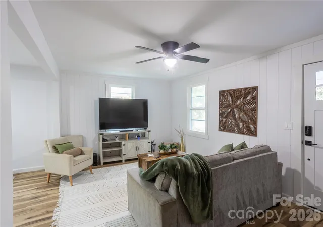 4th image of 44 Lr Smith Ave, Hendersonville, NC 28791 | MLS# 4405575