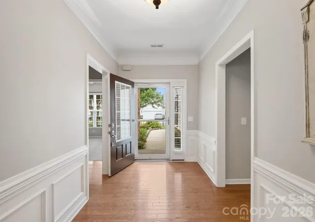 Photo 4 of Single family home for sale at 8077 Crater Lake Dr, Fort Mill, SC 29707 | MLS# 4405582 | Listing updated on 2026-07-25