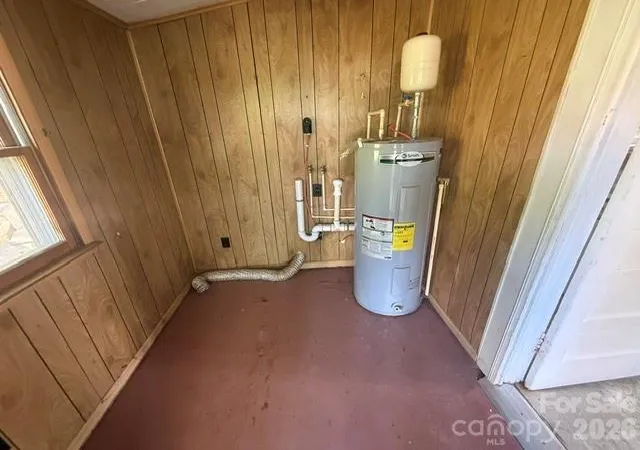 Photo 3 of Single family home for sale at 307 Yancey St, Marion, NC 28752 | MLS# 4405596 | Listing updated on 2026-07-20