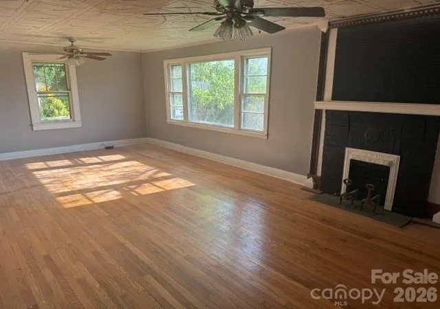 Photo 5 of Single family home for sale at 307 Yancey St, Marion, NC 28752 | MLS# 4405596 | Listing updated on 2026-07-20
