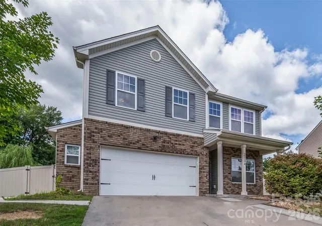 Photo 1 of Single family home for sale at 2134 Gillette Dr, Clover, SC 29710 | MLS# 4405603 | Listing updated on 2026-08-22