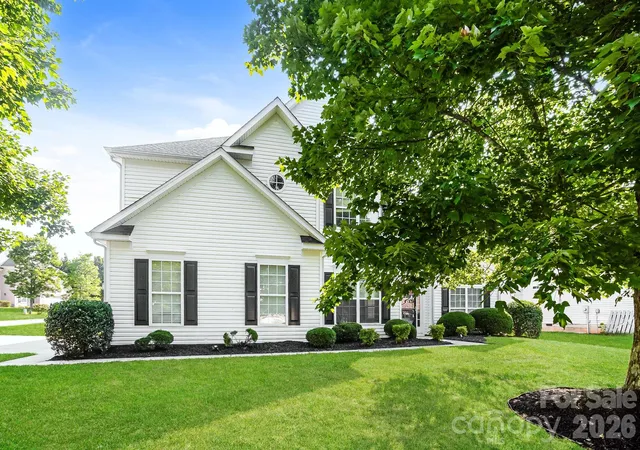 Photo 1 of Single family home for sale at 200 Golden Valley Dr, Mooresville, NC 28115 | MLS# 4405606 | Listing updated on 2026-10-05