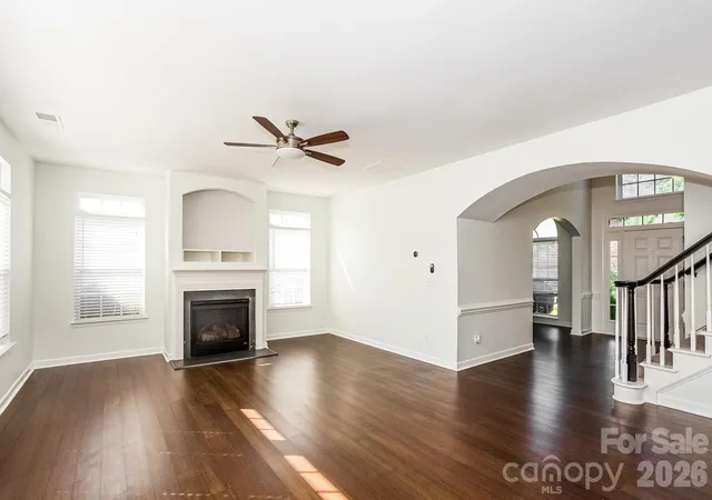 Photo 3 of Single family home for sale at 200 Golden Valley Dr, Mooresville, NC 28115 | MLS# 4405606 | Listing updated on 2026-10-05