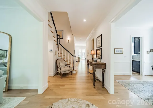 5th image of 5110 Oxford Crescent Ct, Charlotte, NC 28226 | MLS# 4405621