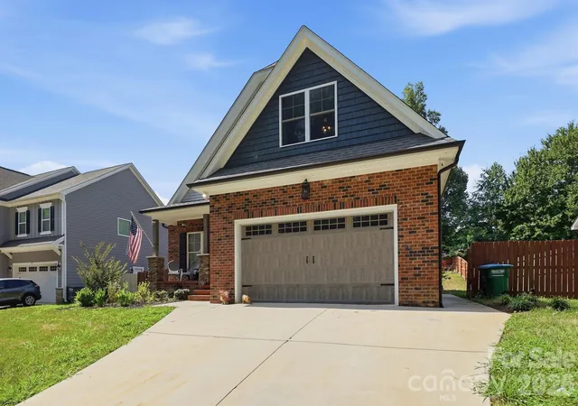 Photo 3 of Single family home for sale at 304 E Florida Ave, Bessemer City, NC 28016 | MLS# 4405638 | Listing updated on 2026-07-22