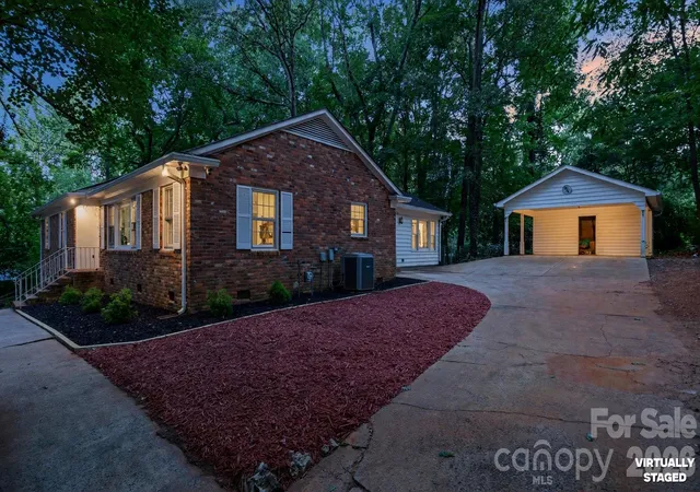Photo 2 of Single family home for sale at 7515 Shady Ln, Charlotte, NC 28215 | MLS# 4405642 | Listing updated on 2026-08-13