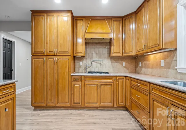 Photo 3 of Single family home for sale at 7515 Shady Ln, Charlotte, NC 28215 | MLS# 4405642 | Listing updated on 2026-08-13