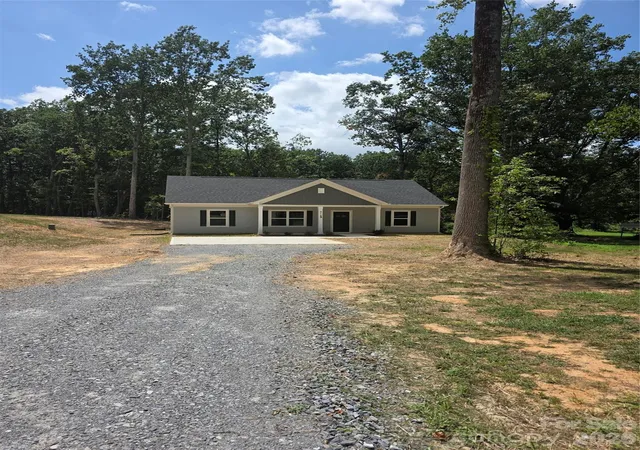 3rd image of 818 Bethlehem Rd, Kings Mountain, NC 28086 | MLS# 4405659