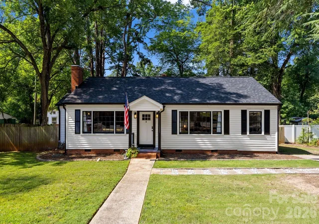 Photo 4 of Single family home for sale at 350 Jefferson St E, York, SC 29745 | MLS# 4405662 | Listing updated on 2026-09-21