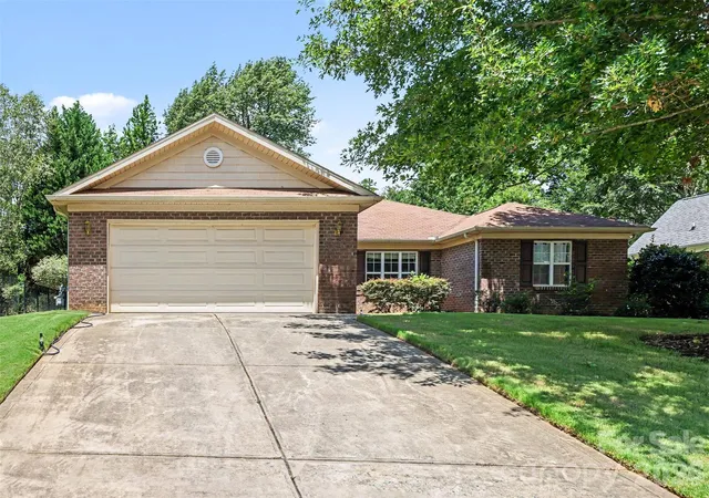 Photo 1 of Single family home for sale at 207 Edenshire Ct, Indian Trail, NC 28079 | MLS# 4405682 | Listing updated on 2026-09-07