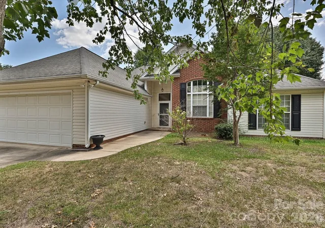 Photo 1 of Sale Pending at 2814 Rosemeade Dr, Monroe, NC 28110 | MLS# 4405687 | Listing updated on 2026-08-02