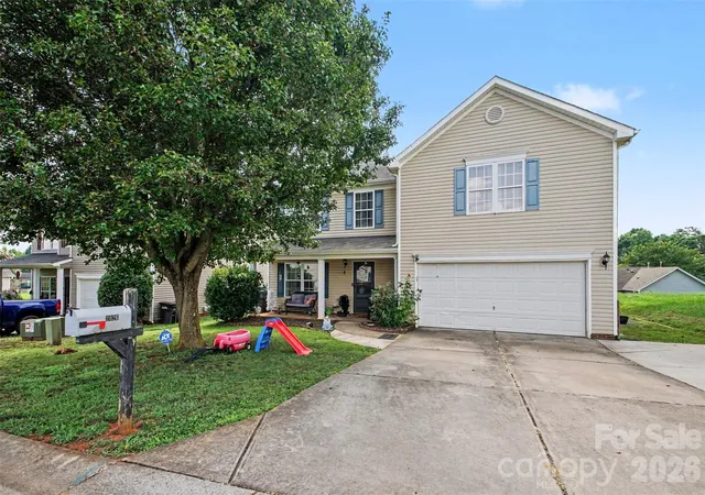 Photo 2 of Single family home for sale at 2026 Edenderry Dr, Statesville, NC 28625 | MLS# 4405689 | Listing updated on 2026-10-05