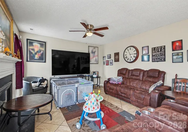 Photo 3 of Single family home for sale at 2026 Edenderry Dr, Statesville, NC 28625 | MLS# 4405689 | Listing updated on 2026-10-05