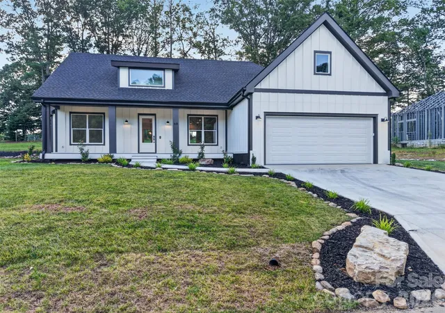Photo 3 of Single family home for sale at 68 Point Hope Ln #6, Hendersonville, NC 28792 | MLS# 4405711 | Listing updated on 2026-07-23