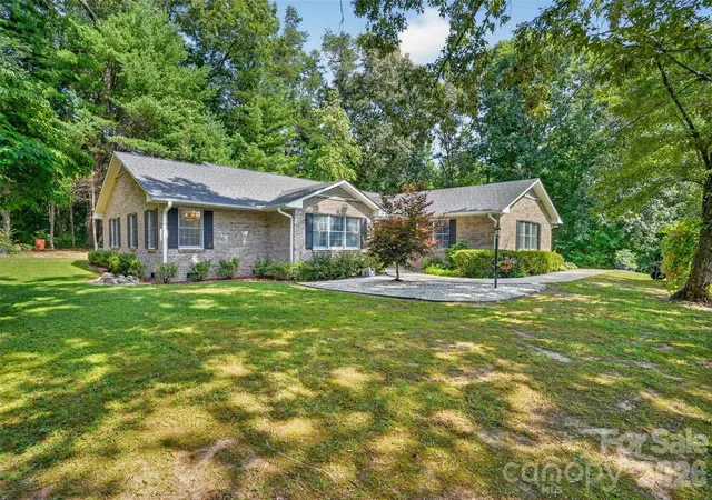 1st image of 227 Sean Way, Hendersonville, NC 28792 | MLS# 4405713