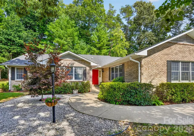 2nd image of 227 Sean Way, Hendersonville, NC 28792 | MLS# 4405713