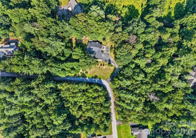48th image of 227 Sean Way, Hendersonville, NC 28792 | MLS# 4405713
