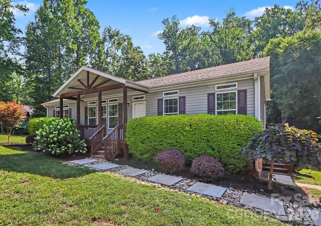 3rd image of 806 New Castle Ct, Albemarle, NC 28001 | MLS# 4405714