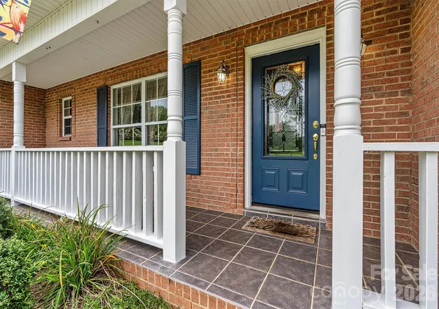Photo 3 of Single family home for sale at 50 Sand Bar Dr, Taylorsville, NC 28681 | MLS# 4405717 | Listing updated on 2026-09-05