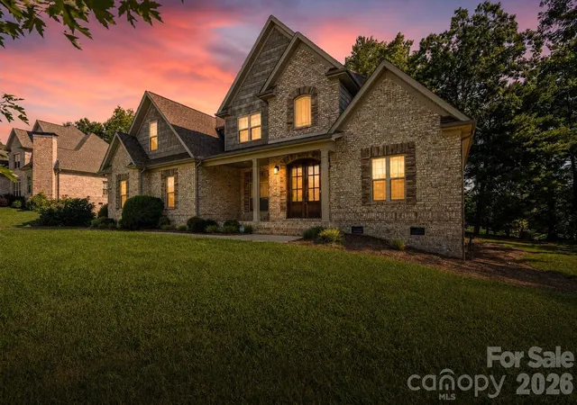 2nd image of 708 Players Ridge Rd, Hickory, NC 28601 | MLS# 4405752